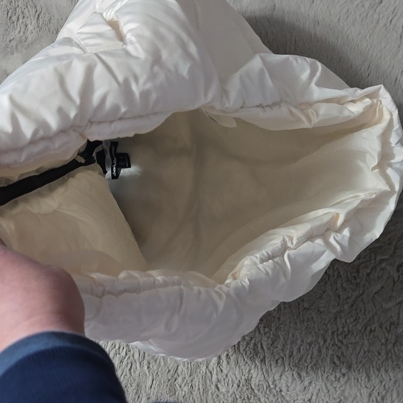 Charlotte Russe Black and White Puffer Vest - Picture 9 of 9